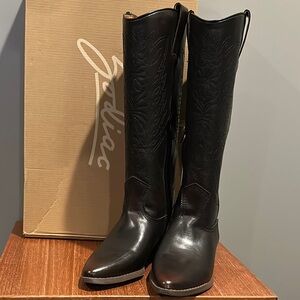 Zodiac Morgan mahogany and black heeled  Western boots with zippers, size 6 M
